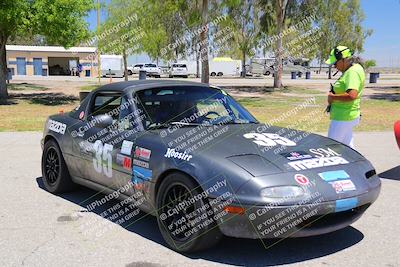 media/Jun-05-2022-CalClub SCCA (Sun) [[19e9bfb4bf]]/Around the Pits/